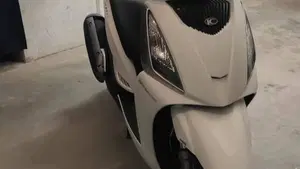 Kymco People 300i GT ABS (2016 - 20)  (2)