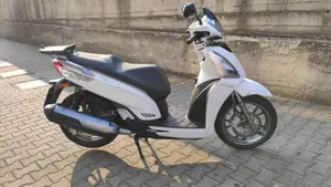 Kymco People 300i GT ABS (2016 - 20)  (3)