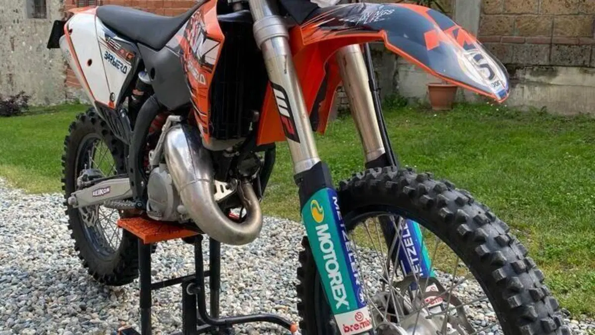 KTM 125 EXC (2010)  (2)
