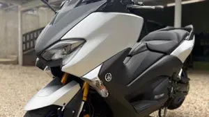 Yamaha T-Max 530 SX (2017 - 19)  (3)