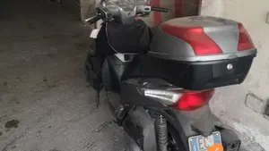 Kymco People 300i GT (2010 - 17)  (3)