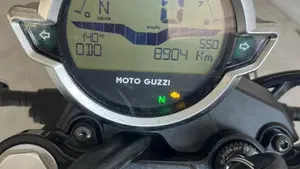 Moto Guzzi V7 Stone (2021 - 24)  (7)