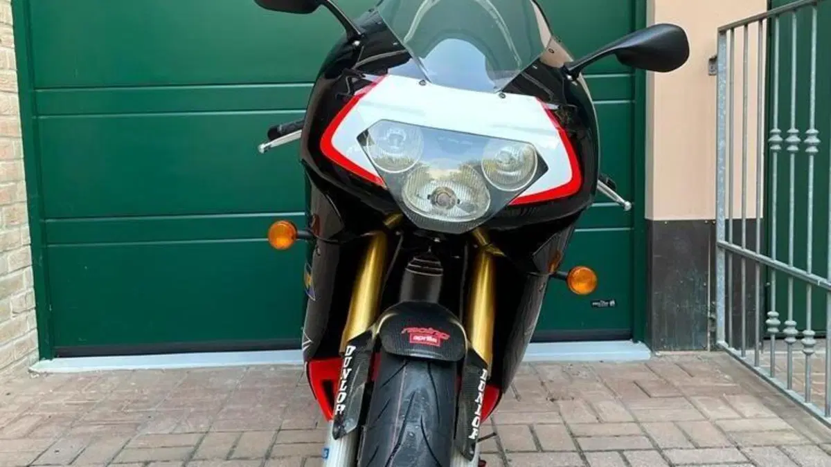 Aprilia RSV 1000 R (2000 -  01)  (2)