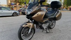 Honda Deauville 700 ABS  (2)