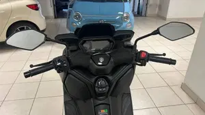 Yamaha X-Max 300 (2021 - 24)  (8)