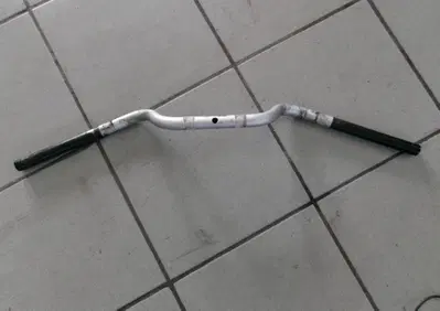 MANUBRIO BMW F 650 CS SCARVER - Annuncio 9981858
