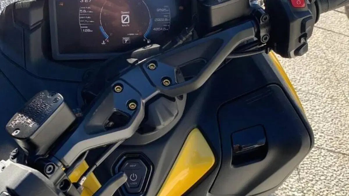 Yamaha T-Max 560 (2022 - 24)  (4)