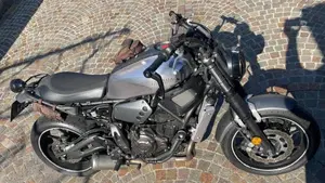 Yamaha XSR 700 ABS 60th Anniversary (2016 - 18)  (2)