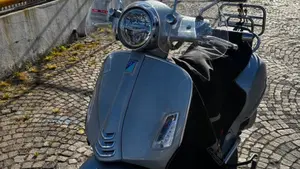 Vespa GTS 300 (2023 - 24) 