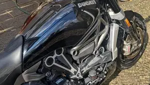 Ducati Diavel 1200 (2014 - 16)  (4)