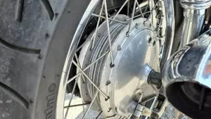 Kawasaki   (8)