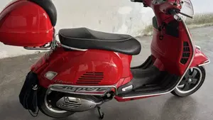 Vespa GTS 300 (2010 - 14)  (3)