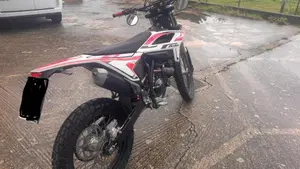 Betamotor RR 125 4T Enduro R (2024 - 26)  (3)