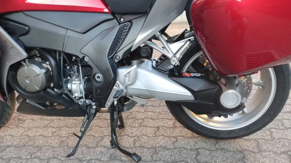 Honda VFR 1200 F ABS (2009 - 16)  (8)