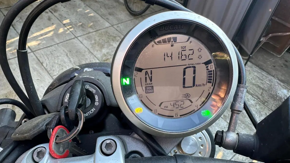 Ducati Scrambler 800 Night Shift (2021 - 22)  (5)