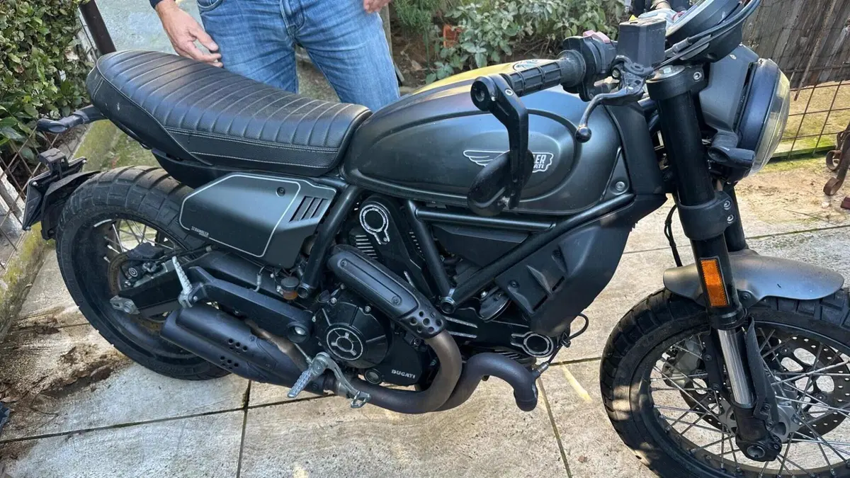 Ducati Scrambler 800 Night Shift (2021 - 22) 
