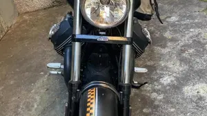 Moto Guzzi V9 Bobber (2016 - 18)  (4)