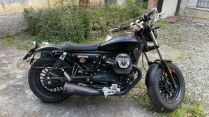 Moto Guzzi V9 Bobber (2016 - 18)  (5)