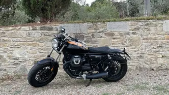 Moto Guzzi V9 Bobber (2016 - 18) usata