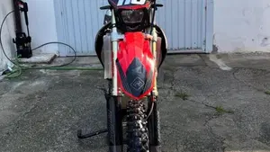 Honda CRF 250R (2007)  (3)