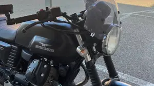 Moto Guzzi V7 II Stone (2015 - 17)  (6)