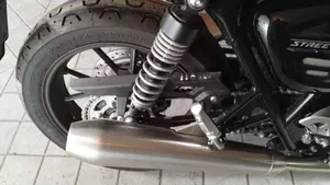 Triumph Street Twin 900 (2021 - 22)  (2)