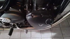 Triumph Street Twin 900 (2021 - 22)  (3)