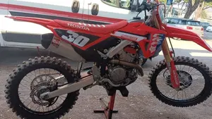 Honda CRF 250R (2023)  (3)