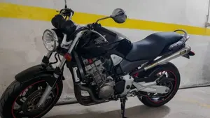Honda Hornet 900  (2)