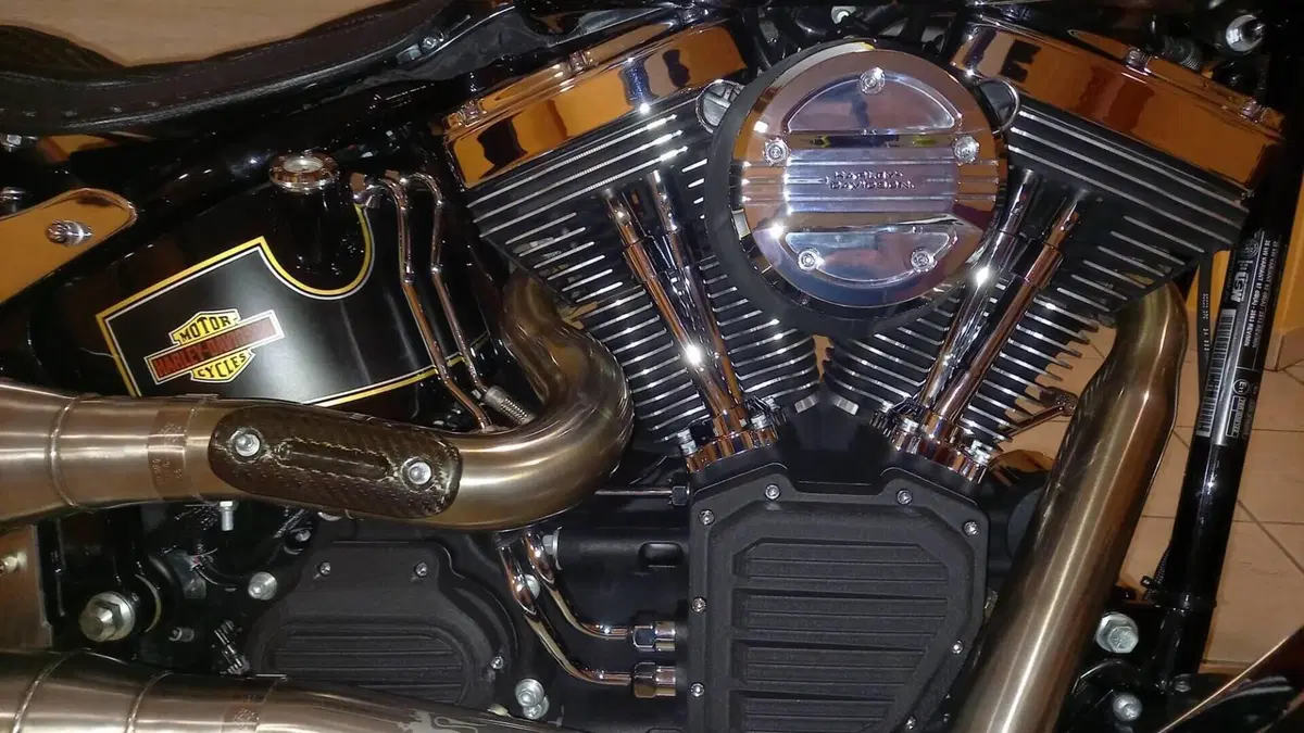 Harley-Davidson 1690 Fat Boy Special (2010 - 17) - FLSTF  (4)