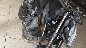 KTM 890 Duke (2021 - 23)  (4)