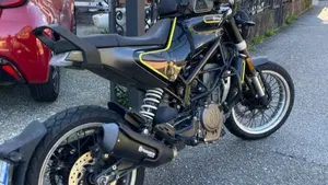 Husqvarna Svartpilen 401 (2018 - 19)  (2)