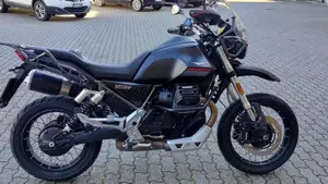Moto Guzzi V85 TT (2021 - 23)  (2)