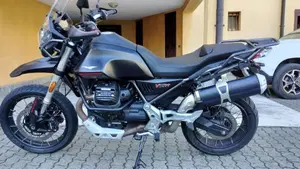 Moto Guzzi V85 TT (2021 - 23)  (3)
