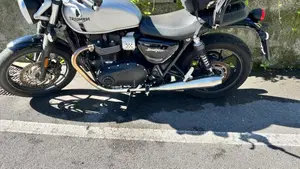 Triumph Street Twin 900 (2019 - 20)  (5)