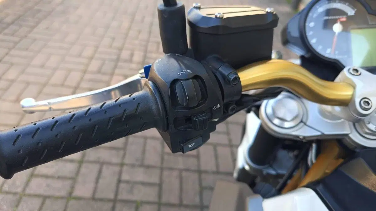 Aprilia Shiver 750 ABS (2010 - 17)  (11)