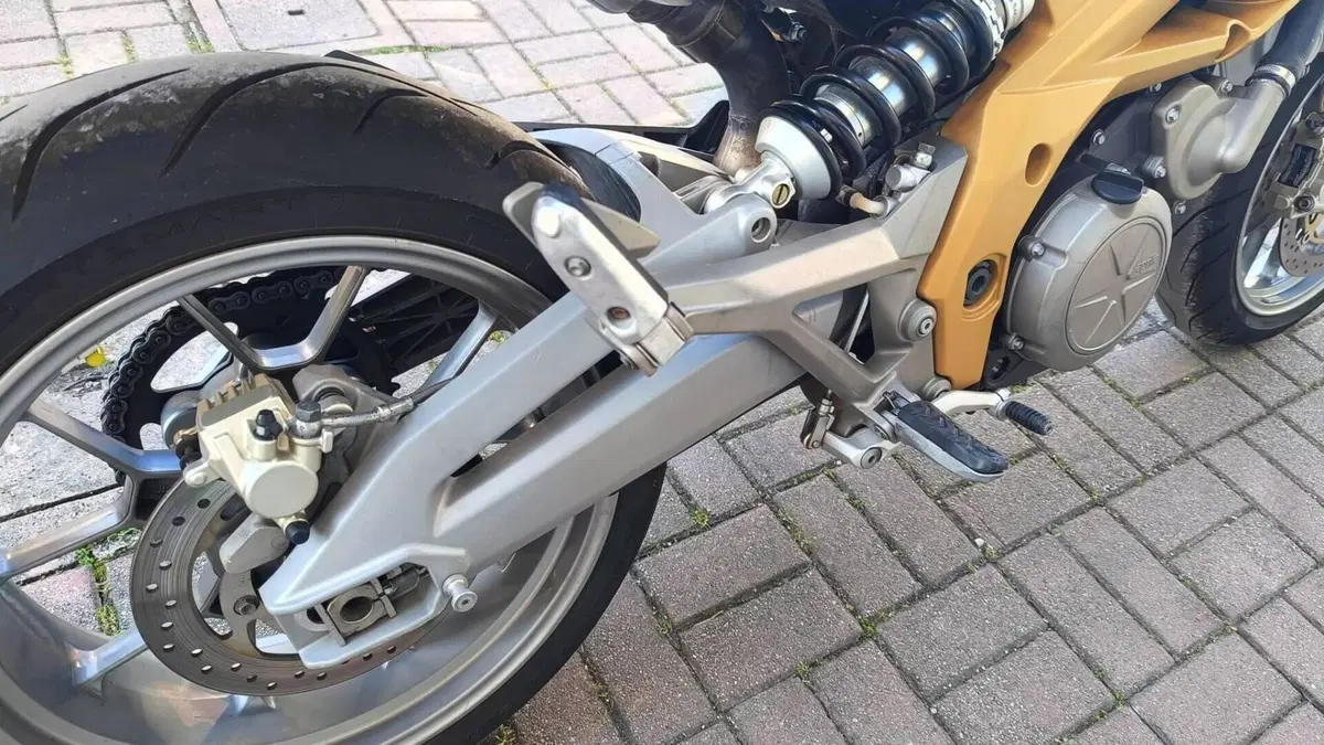Aprilia Shiver 750 ABS (2010 - 17)  (13)