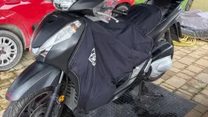 Honda SH 300 i ABS (2016 - 20)  (2)