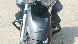 Moto Guzzi V85 TT (2021 - 23)  (2)