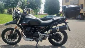 Moto Guzzi V85 TT (2021 - 23)  (4)
