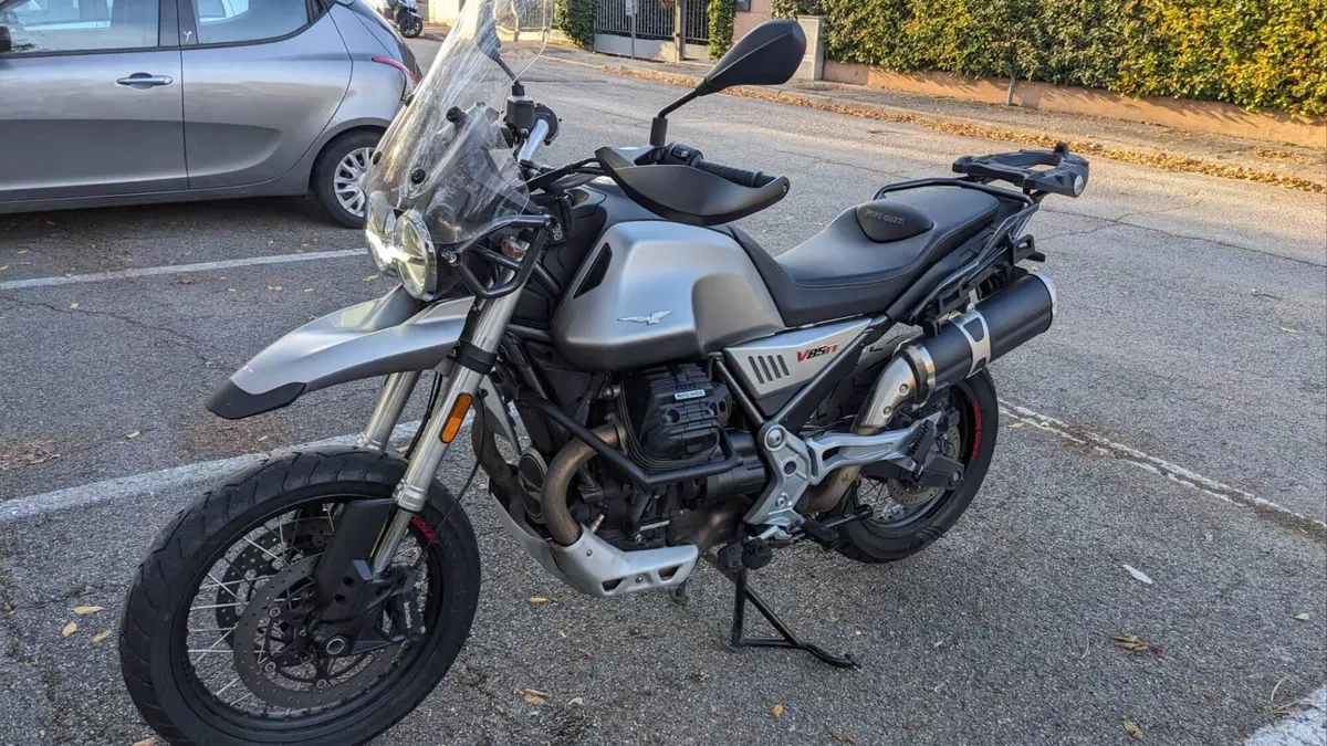 Moto Guzzi V85 TT (2019 - 20)  (4)