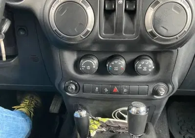 Jeep Wrangler 2.8 CRD DPF Rubicon Auto (2)