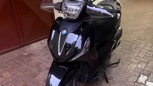 Piaggio Beverly 300 ABS-ASR (2021 - 25) 