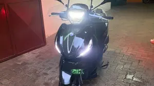 Piaggio Beverly 300 ABS-ASR (2021 - 25)  (2)