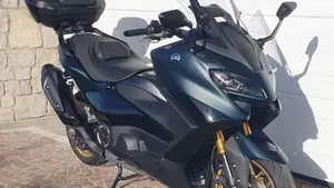 Yamaha T-Max 560 Tech Max (2022 - 24)  (2)