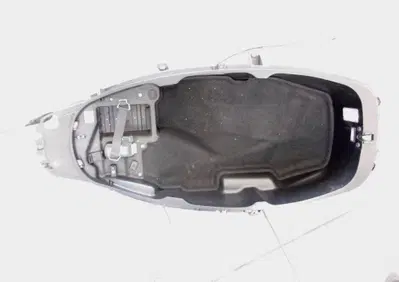 VASCA SOTTOSELLA PIAGGIO MP3 350 SPORT - Annuncio 9983218