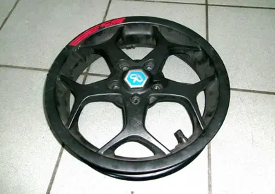 CERCHIO ANTERIORE PIAGGIO MP3 350 SPORT - Annuncio 9983269