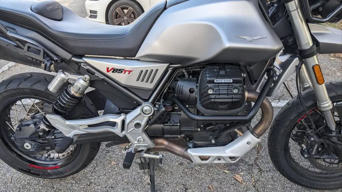 Moto Guzzi V85 TT (2019 - 20)  (6)