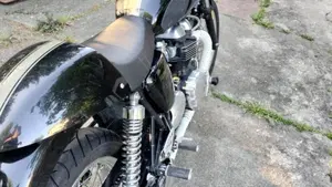 Triumph Thruxton 900 (2004 - 15)  (4)