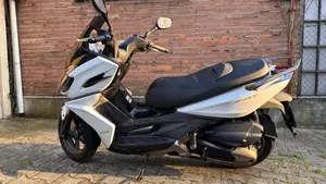 Kymco K-Xct 300i (2012 - 17)  (2)